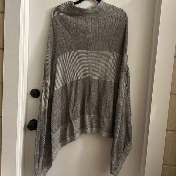 Anthropologie Moth Madison Park Long poncho grey xs/s - Picture 7 of 7